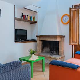 Apartament de închiriat pentru 878 EUR pe lună în Rocca San Giovanni, Vicolo 2 dei Mulini