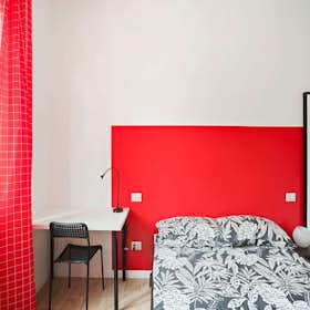 Private room for rent for €750 per month in Milan, Viale Legioni Romane