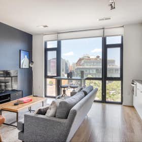 公寓 正在以 $2,827 的月租出租，其位于 Washington, D.C., 8th St NW