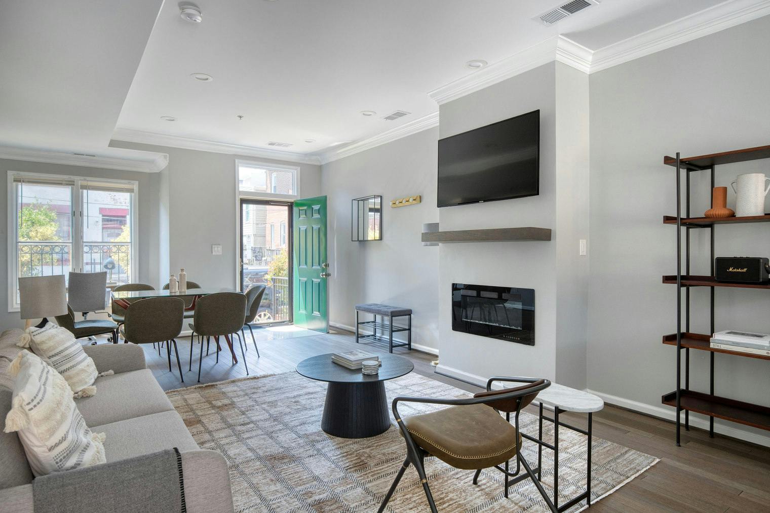 公寓 正在以 $8,799 的月租出租，其位于 Washington, D.C., U Street Northwest