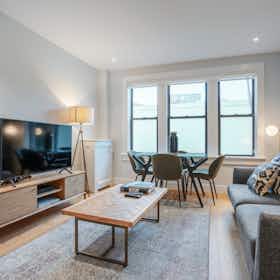 Apartamento para alugar por $2,748 por mês em Brighton, Elko St