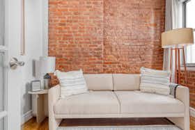 Appartamento in affitto a $3,100 al mese a New York City, E 13th St
