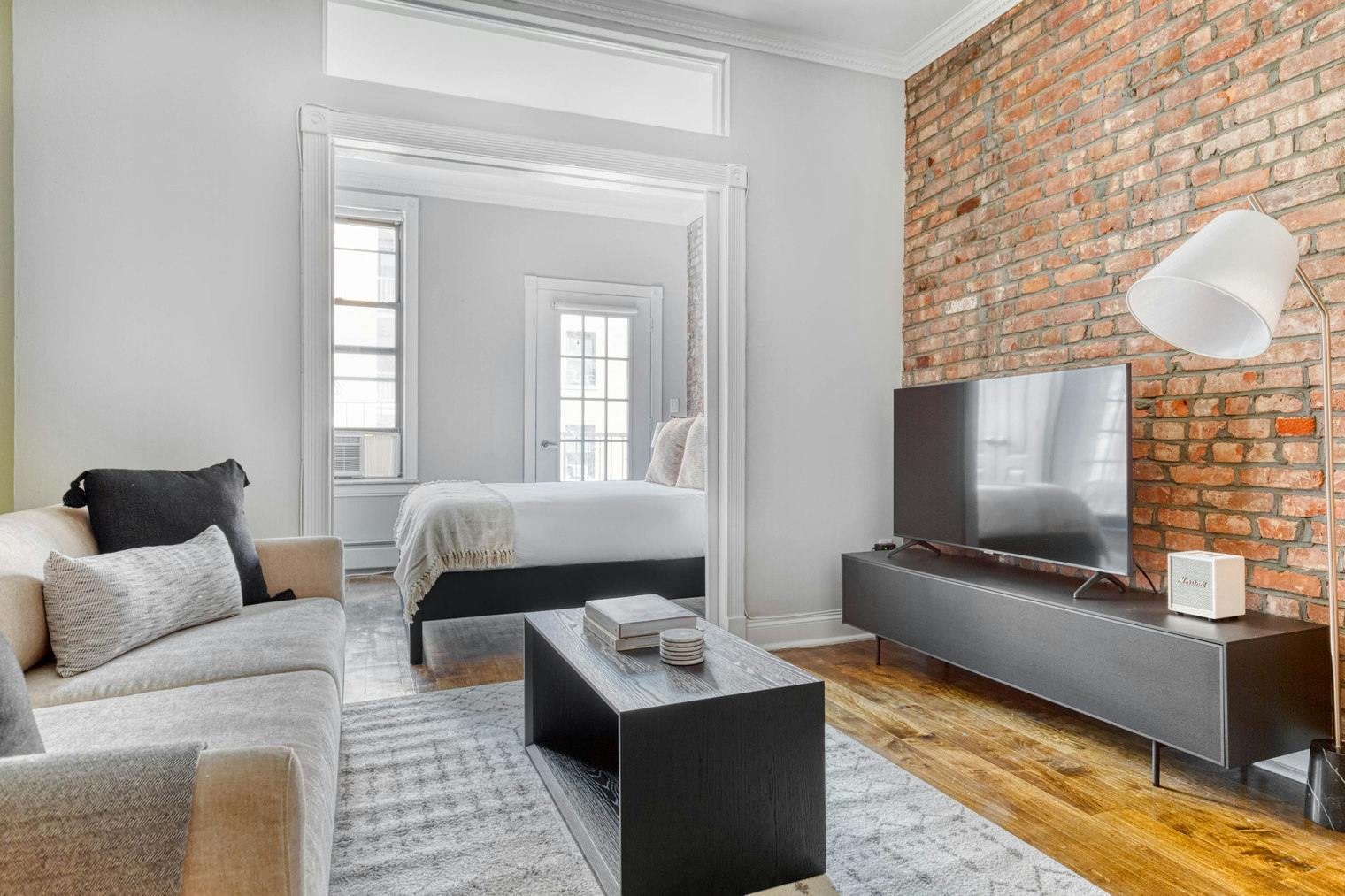 Appartement te huur voor $6,300 per maand in New York City, Avenue B