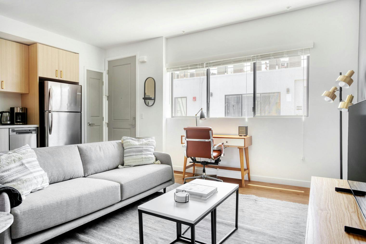 公寓 正在以 $4,914 的月租出租，其位于 Los Angeles, Motor Ave