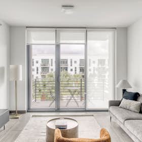 Appartement te huur voor $3,565 per maand in Miami, NE 7th Ave