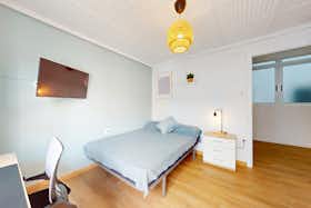 私人房间 正在以 €275 的月租出租，其位于 Elche, Carrer Antonio Machado