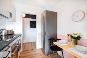 Private room for rent for €840 per month in Düsseldorf, Derendorfer Straße