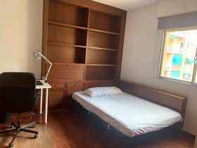 私人房间 正在以 €245 的月租出租，其位于 Castelló de la Plana, Plaça del Doctor Marañón