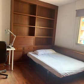 Cameră privată de închiriat pentru 245 EUR pe lună în Castelló de la Plana, Plaça del Doctor Marañón