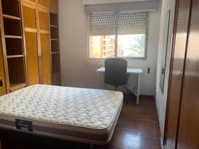Private room for rent for €245 per month in Castelló de la Plana, Plaça del Doctor Marañón