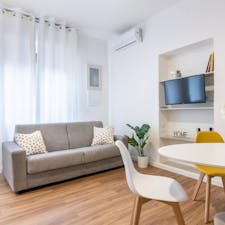 Apartment for rent for €1,643 per month in Pisa, Via Francesco Rismondo