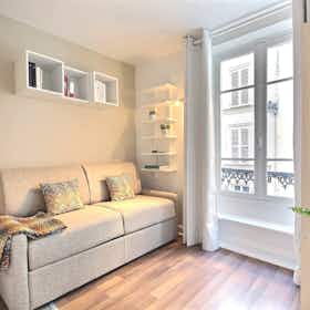 Studio for rent for €1,166 per month in Paris, Rue Augereau