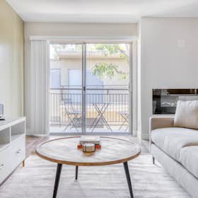 Apartamento en alquiler por $2,424 al mes en Encino, Burbank Blvd