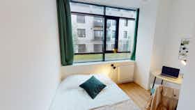私人房间 正在以 €756 的月租出租，其位于 Asnières-sur-Seine, Avenue Sainte-Anne