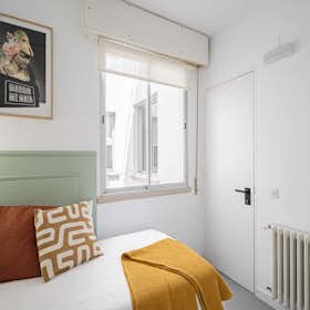 Private room for rent for €940 per month in Madrid, Calle de San Lorenzo