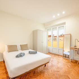 Private room for rent for €635 per month in Lisbon, Rua José Duro