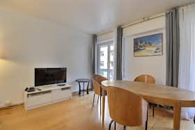 Apartment for rent for €2,862 per month in Paris, Rue de Tocqueville