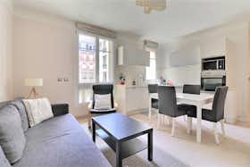 Apartment for rent for €2,750 per month in Paris, Rue Jouvenet