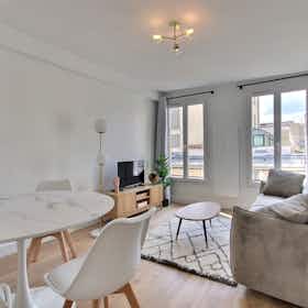 Apartment for rent for €2,332 per month in Paris, Rue de Tracy