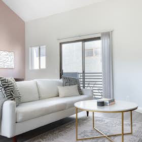 Appartement te huur voor $2,912 per maand in Burbank, N Hollywood Way