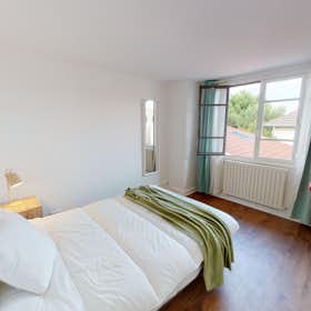 Private room for rent for €798 per month in Villejuif, Rue Henri Luisette