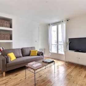 公寓 正在以 €2,332 的月租出租，其位于 Paris, Rue Amelot