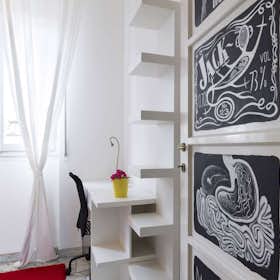 Private room for rent for €715 per month in Milan, Via Giuseppe Bruschetti