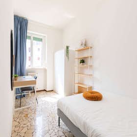 Private room for rent for €815 per month in Milan, Via Nino Oxilia