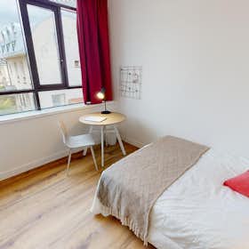 Chambre privée for rent for 700 € per month in Asnières-sur-Seine, Avenue Sainte-Anne