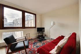 Apartment for rent for €2,530 per month in Paris, Boulevard Edgar Quinet