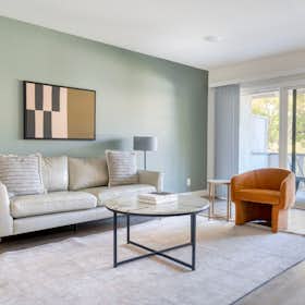 Lägenhet att hyra för $4,720 i månaden i Cupertino, Lucille Ave