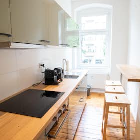 Private room for rent for €860 per month in Berlin, Sonnenallee