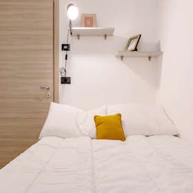 Private room for rent for €520 per month in Turin, Via Carlo Pedrotti