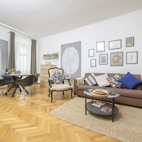 Apartment for rent for €3,375 per month in Vienna, Judengasse