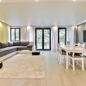 Apartment for rent for €4,770 per month in Paris, Avenue Mozart