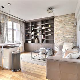 Apartment for rent for €2,376 per month in Paris, Rue Dulong