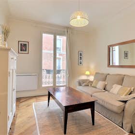 Apartment for rent for €1,897 per month in Paris, Rue Tardieu