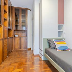 Private room for rent for €759 per month in Milan, Via Guido Guarini Matteucci
