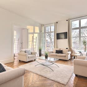 Apartment for rent for €7,490 per month in Paris, Quai du Louvre