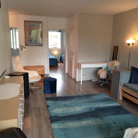 Appartement for rent for 1 599 € per month in Vantaa, Kivikirveenkuja