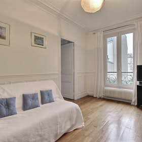 Apartment for rent for €1,742 per month in Paris, Rue Lepic