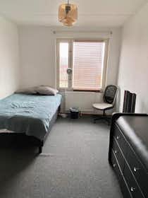 Private room for rent for SEK 6,402 per month in Västra Frölunda, Smaragdgatan