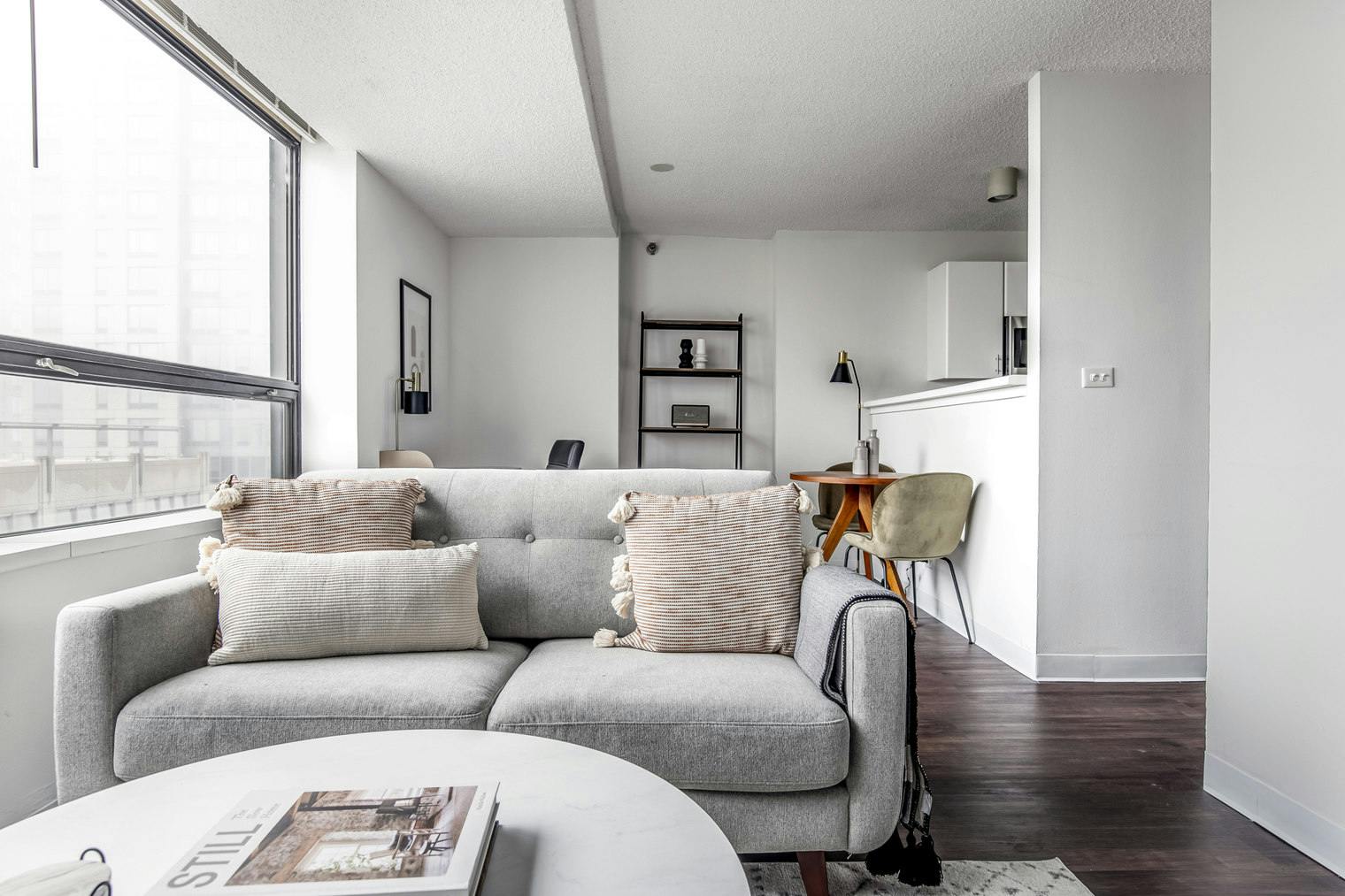 Mieszkanie do wynajęcia za $2,571 miesięcznie w mieście Chicago, East Ohio Street