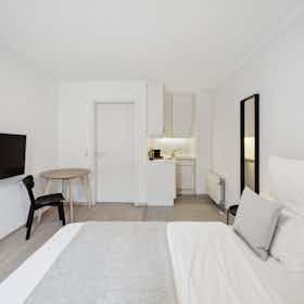 Apartment for rent for €1,235 per month in Frankfurt am Main, Klüberstraße