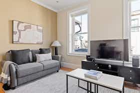 Lägenhet att hyra för 1 882 € i månaden i Somerville, Perkins St