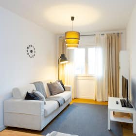 Apartment for rent for €1,495 per month in Barcelona, Carrer de Villarroel