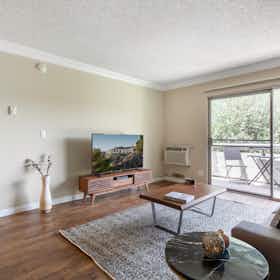 Appartamento in affitto a $3,716 al mese a Los Angeles, S Sepulveda Blvd