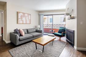 Appartamento in affitto a $4,115 al mese a Los Angeles, Sawtelle Blvd