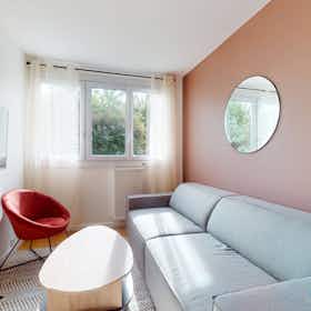 私人房间 正在以 €520 的月租出租，其位于 L’Île-Saint-Denis, Rue René et Isa Lefèvre