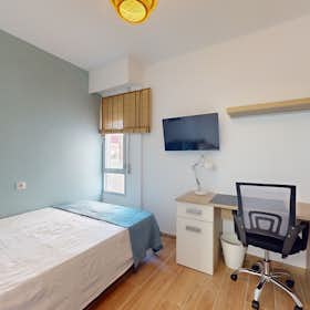 Private room for rent for €375 per month in Valencia, Carrer d'Escalante